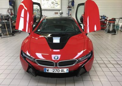 Belle BMW I 8 !!!! 
Petite vis…..